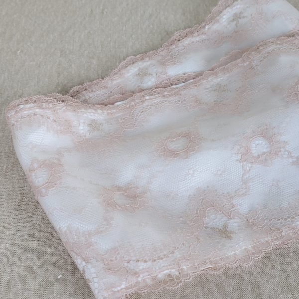 Écharpe pongé de soie blanc et dentelle de Calais – Image 2