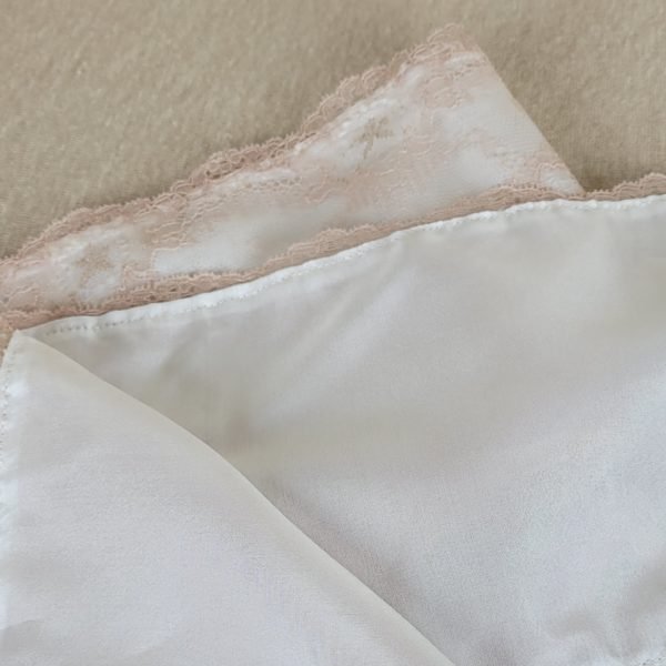 Écharpe pongé de soie blanc et dentelle de Calais – Image 3