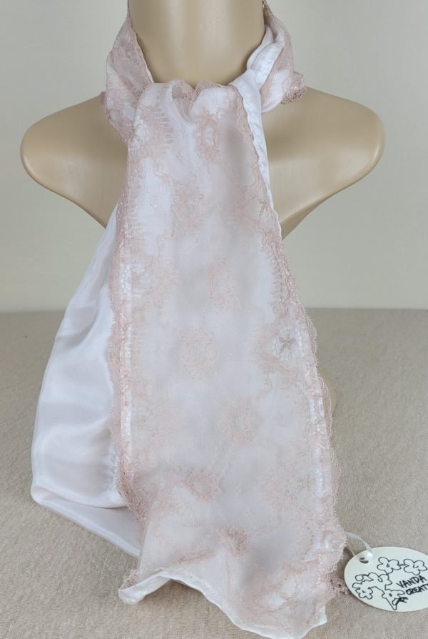Écharpe pongé de soie blanc et dentelle de Calais – Image 5
