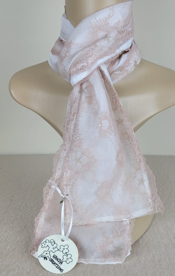 Écharpe pongé de soie blanc et dentelle de Calais